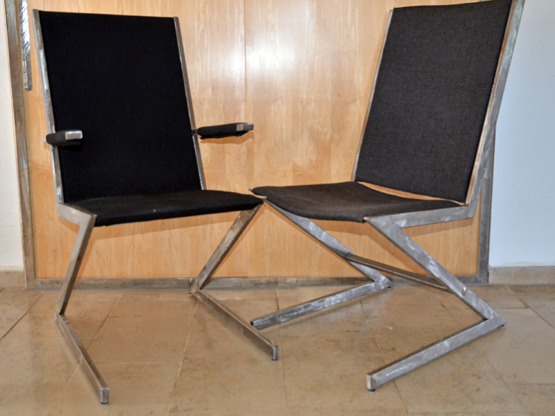 Möbelwerkstatt - Elegante Stuhlgruppe